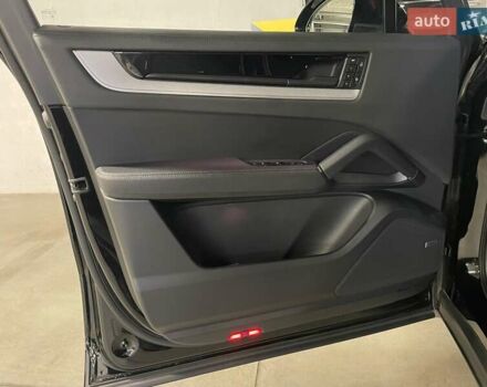 Чорний Порше Cayenne, об'ємом двигуна 3 л та пробігом 64 тис. км за 101020 $, фото 25 на Automoto.ua