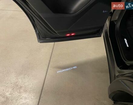 Чорний Порше Cayenne, об'ємом двигуна 3 л та пробігом 64 тис. км за 101020 $, фото 29 на Automoto.ua
