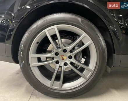 Чорний Порше Cayenne, об'ємом двигуна 3 л та пробігом 64 тис. км за 99446 $, фото 14 на Automoto.ua