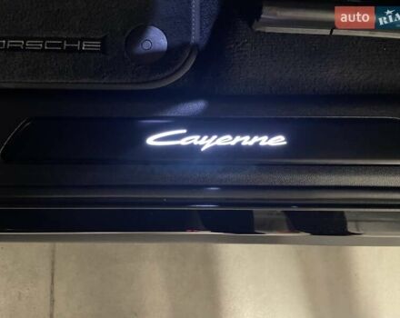Чорний Порше Cayenne, об'ємом двигуна 3 л та пробігом 64 тис. км за 101020 $, фото 21 на Automoto.ua
