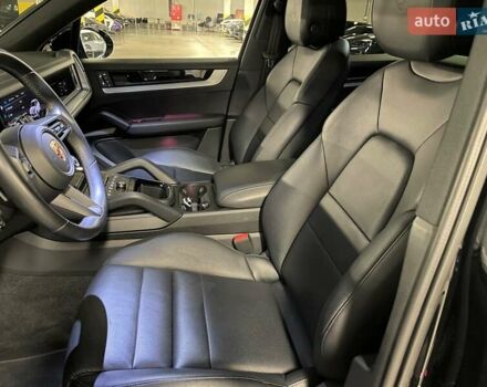 Чорний Порше Cayenne, об'ємом двигуна 3 л та пробігом 64 тис. км за 101020 $, фото 19 на Automoto.ua
