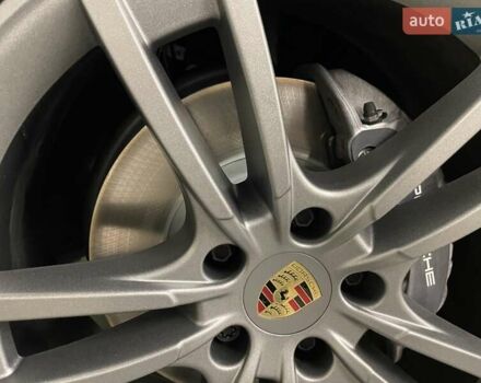 Чорний Порше Cayenne, об'ємом двигуна 3 л та пробігом 64 тис. км за 99446 $, фото 10 на Automoto.ua