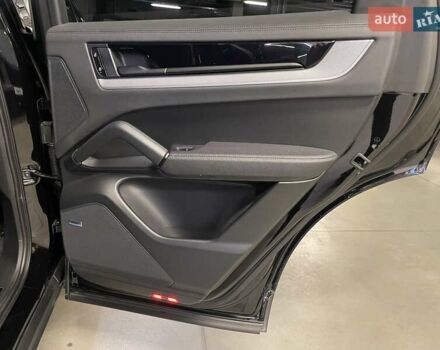 Чорний Порше Cayenne, об'ємом двигуна 3 л та пробігом 64 тис. км за 101020 $, фото 39 на Automoto.ua