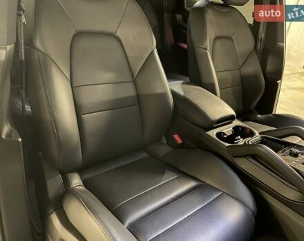 Чорний Порше Cayenne, об'ємом двигуна 3 л та пробігом 64 тис. км за 101020 $, фото 44 на Automoto.ua