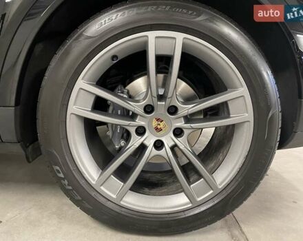 Чорний Порше Cayenne, об'ємом двигуна 3 л та пробігом 64 тис. км за 99446 $, фото 11 на Automoto.ua