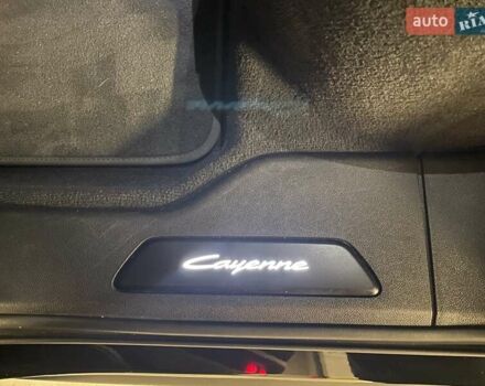Чорний Порше Cayenne, об'ємом двигуна 3 л та пробігом 64 тис. км за 101020 $, фото 30 на Automoto.ua