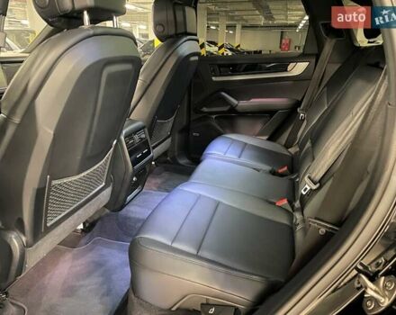 Чорний Порше Cayenne, об'ємом двигуна 3 л та пробігом 64 тис. км за 99446 $, фото 27 на Automoto.ua