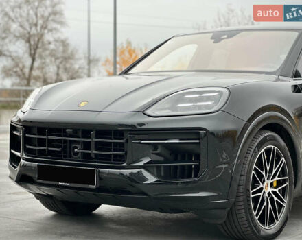 Черный Порше Каен, объемом двигателя 4 л и пробегом 18 тыс. км за 175000 $, фото 3 на Automoto.ua