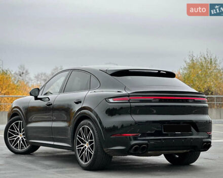 Черный Порше Каен, объемом двигателя 4 л и пробегом 18 тыс. км за 175000 $, фото 31 на Automoto.ua