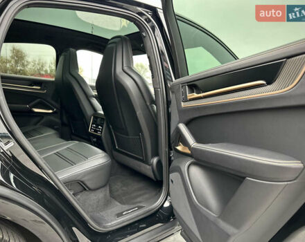 Черный Порше Каен, объемом двигателя 4 л и пробегом 18 тыс. км за 175000 $, фото 73 на Automoto.ua