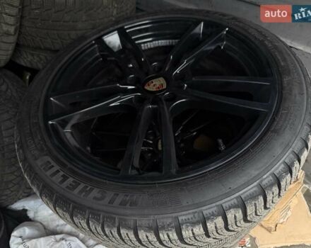 Чорний Порше Cayenne, об'ємом двигуна 3 л та пробігом 19 тис. км за 159555 $, фото 70 на Automoto.ua