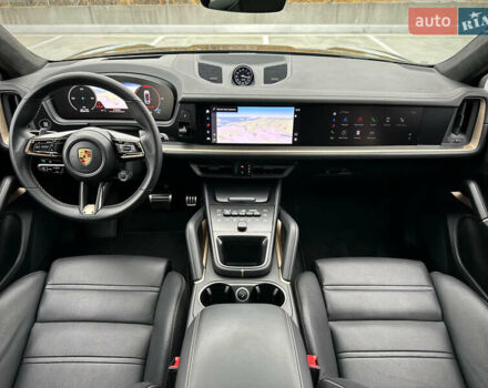 Черный Порше Каен, объемом двигателя 4 л и пробегом 18 тыс. км за 175000 $, фото 79 на Automoto.ua