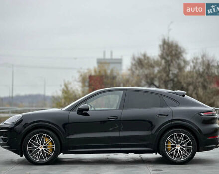 Черный Порше Каен, объемом двигателя 4 л и пробегом 18 тыс. км за 175000 $, фото 2 на Automoto.ua