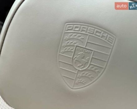 Чорний Порше Cayenne, об'ємом двигуна 3 л та пробігом 19 тис. км за 159555 $, фото 6 на Automoto.ua