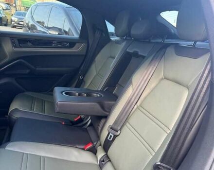Чорний Порше Cayenne, об'ємом двигуна 3 л та пробігом 19 тис. км за 159555 $, фото 4 на Automoto.ua