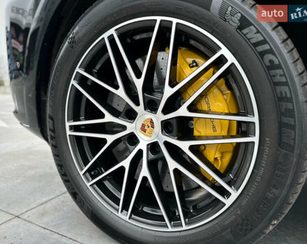 Черный Порше Каен, объемом двигателя 4 л и пробегом 18 тыс. км за 175000 $, фото 14 на Automoto.ua