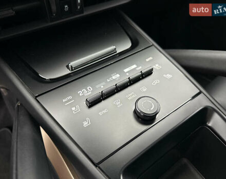 Черный Порше Каен, объемом двигателя 4 л и пробегом 18 тыс. км за 175000 $, фото 81 на Automoto.ua