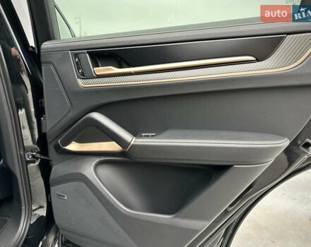 Черный Порше Каен, объемом двигателя 4 л и пробегом 18 тыс. км за 175000 $, фото 68 на Automoto.ua