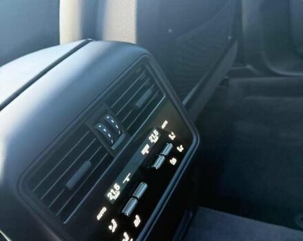 Чорний Порше Cayenne, об'ємом двигуна 3 л та пробігом 19 тис. км за 159555 $, фото 3 на Automoto.ua