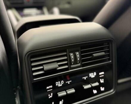 Чорний Порше Cayenne, об'ємом двигуна 3 л та пробігом 19 тис. км за 159555 $, фото 12 на Automoto.ua