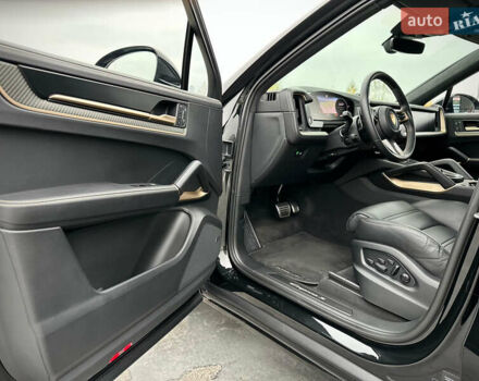 Черный Порше Каен, объемом двигателя 4 л и пробегом 18 тыс. км за 175000 $, фото 45 на Automoto.ua