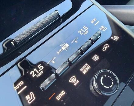 Чорний Порше Cayenne, об'ємом двигуна 3 л та пробігом 19 тис. км за 159555 $, фото 6 на Automoto.ua