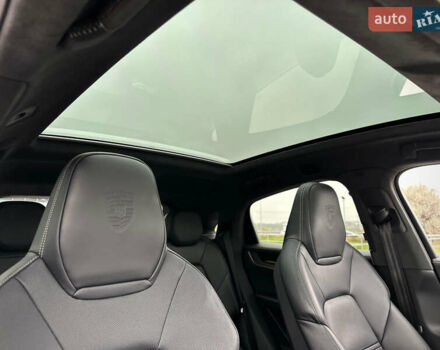 Черный Порше Каен, объемом двигателя 4 л и пробегом 18 тыс. км за 175000 $, фото 75 на Automoto.ua