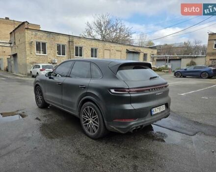 Черный Порше Каен, объемом двигателя 4 л и пробегом 15 тыс. км за 165000 $, фото 2 на Automoto.ua