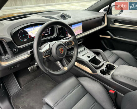 Черный Порше Каен, объемом двигателя 4 л и пробегом 18 тыс. км за 175000 $, фото 52 на Automoto.ua