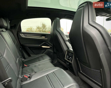 Черный Порше Каен, объемом двигателя 4 л и пробегом 18 тыс. км за 175000 $, фото 72 на Automoto.ua