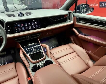 Чорний Порше Cayenne, об'ємом двигуна 3 л та пробігом 2 тис. км за 152700 $, фото 38 на Automoto.ua