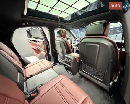 Чорний Порше Cayenne, об'ємом двигуна 3 л та пробігом 2 тис. км за 152700 $, фото 51 на Automoto.ua