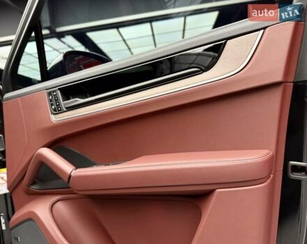 Чорний Порше Cayenne, об'ємом двигуна 3 л та пробігом 2 тис. км за 152700 $, фото 54 на Automoto.ua