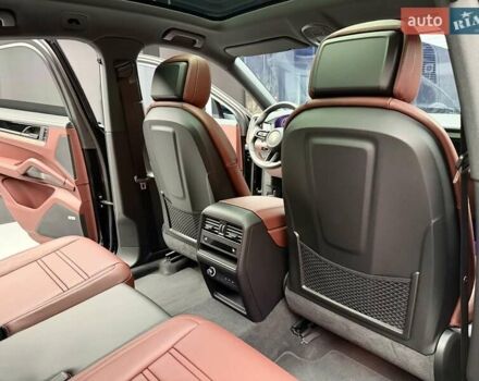 Чорний Порше Cayenne, об'ємом двигуна 3 л та пробігом 2 тис. км за 152700 $, фото 50 на Automoto.ua