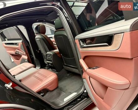 Чорний Порше Cayenne, об'ємом двигуна 3 л та пробігом 2 тис. км за 152700 $, фото 46 на Automoto.ua