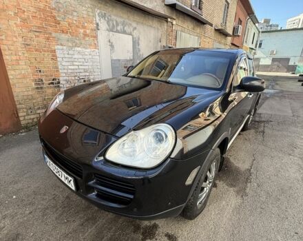 Черный Порше Каен, объемом двигателя 4.5 л и пробегом 381 тыс. км за 5200 $, фото 1 на Automoto.ua