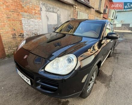 Черный Порше Каен, объемом двигателя 4.5 л и пробегом 381 тыс. км за 5200 $, фото 1 на Automoto.ua