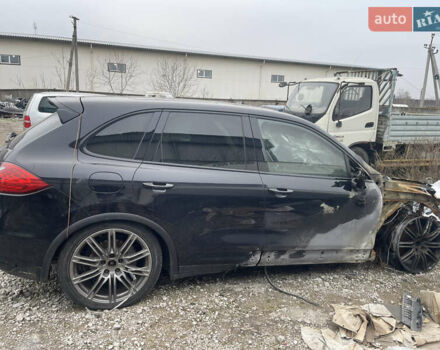 Чорний Порше Cayenne, об'ємом двигуна 2.97 л та пробігом 250 тис. км за 2900 $, фото 1 на Automoto.ua
