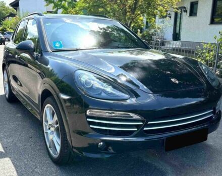 Чорний Порше Cayenne, об'ємом двигуна 2 л та пробігом 143 тис. км за 10000 $, фото 1 на Automoto.ua