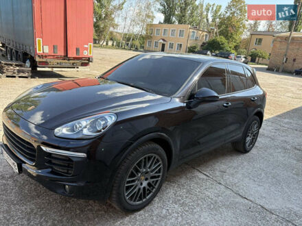 Порше Cayenne 2017 у Дніпро (Дніпропетровську) на Automoto.ua Чорний Порше Cayenne, об'ємом двигуна 2.97 л та пробігом 153 тис. км за 49900 $, фото 1 на Automoto.ua