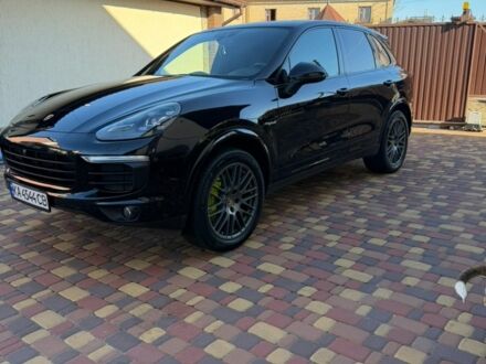 Чорний Порше Cayenne, об'ємом двигуна 3 л та пробігом 156 тис. км за 33999 $, фото 1 на Automoto.ua