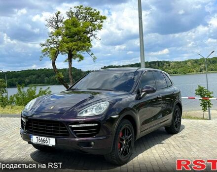 Фиолетовый Порше Каен, объемом двигателя 4.8 л и пробегом 223 тыс. км за 15500 $, фото 2 на Automoto.ua