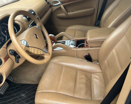 Коричневый Порше Каен, объемом двигателя 4.8 л и пробегом 175 тыс. км за 13400 $, фото 6 на Automoto.ua