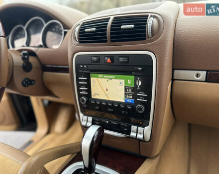 Коричневый Порше Каен, объемом двигателя 4.8 л и пробегом 205 тыс. км за 14144 $, фото 76 на Automoto.ua