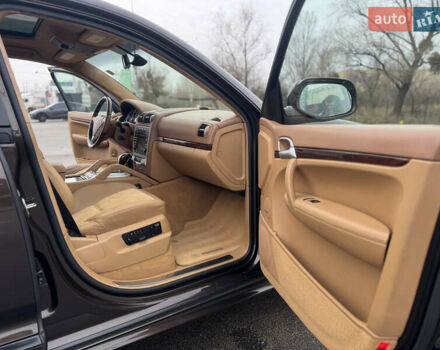 Коричневый Порше Каен, объемом двигателя 4.8 л и пробегом 205 тыс. км за 14144 $, фото 64 на Automoto.ua