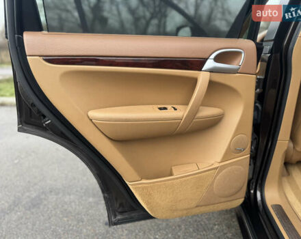 Коричневый Порше Каен, объемом двигателя 4.8 л и пробегом 205 тыс. км за 14144 $, фото 46 на Automoto.ua