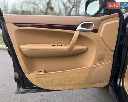 Коричневый Порше Каен, объемом двигателя 4.8 л и пробегом 205 тыс. км за 14144 $, фото 26 на Automoto.ua