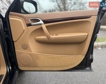 Коричневый Порше Каен, объемом двигателя 4.8 л и пробегом 205 тыс. км за 14144 $, фото 66 на Automoto.ua