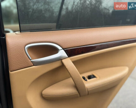 Коричневый Порше Каен, объемом двигателя 4.8 л и пробегом 205 тыс. км за 14144 $, фото 59 на Automoto.ua