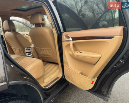 Коричневый Порше Каен, объемом двигателя 4.8 л и пробегом 205 тыс. км за 14144 $, фото 56 на Automoto.ua